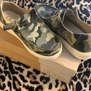 HeyDude womens camo shoes